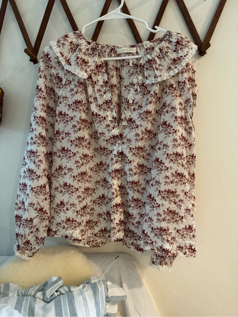 Doen Ivory Blouse with Burgundy Floral Ruffle Collar